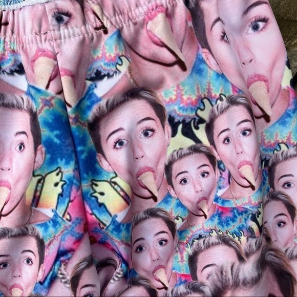 Rare Miley Cyrus Bangerz Tour Ice Cream Leggings Size S - Picture 6 of 8